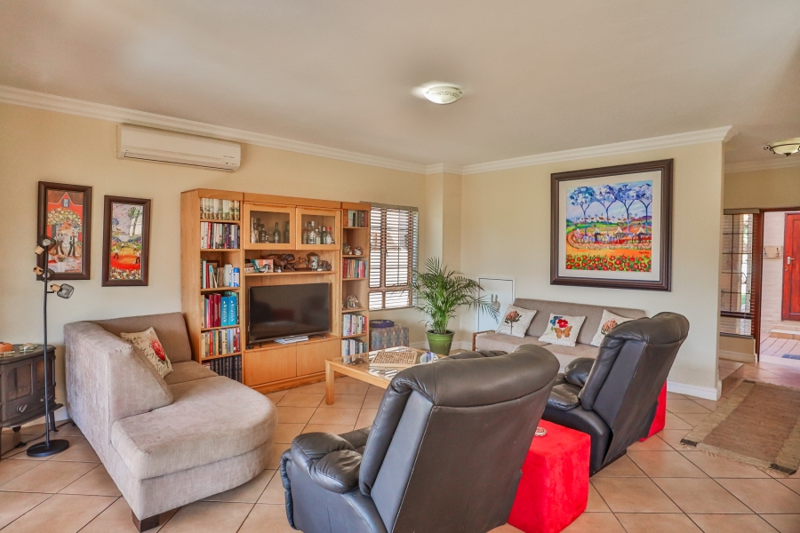 To Let 3 Bedroom Property for Rent in The Coves North West